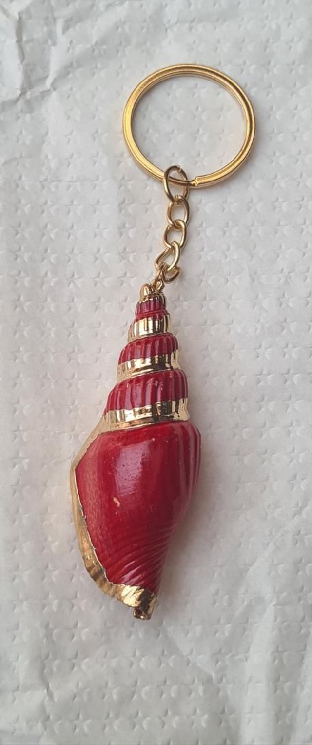 Keyring bag charm spiral conch shell red gold