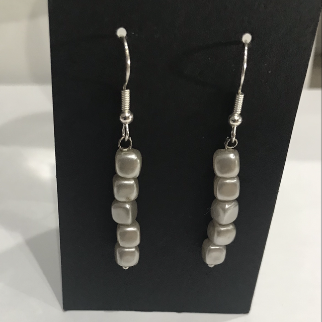 Grey Dangling Earrings- GDE088