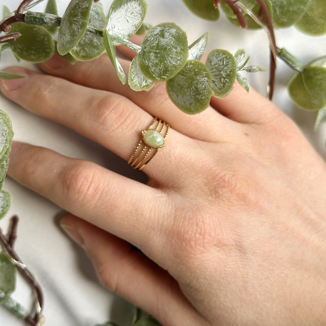 Bague doré - quartz vert 