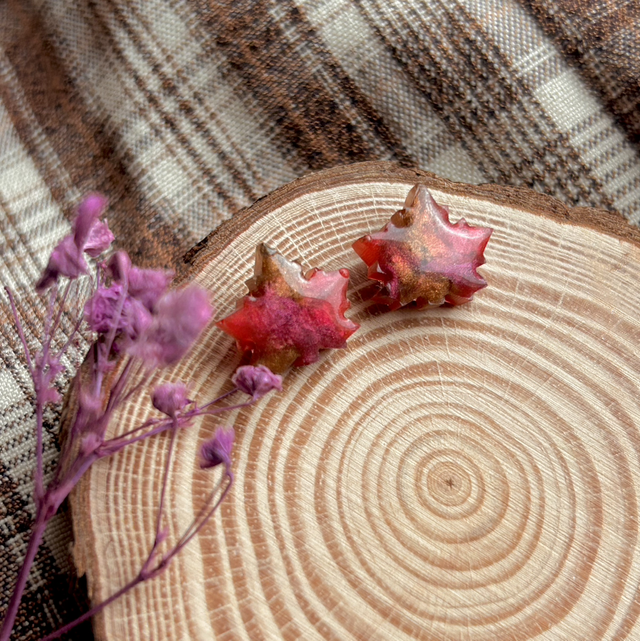 Cosy Autumn - Maple Leaf Studs Style 2