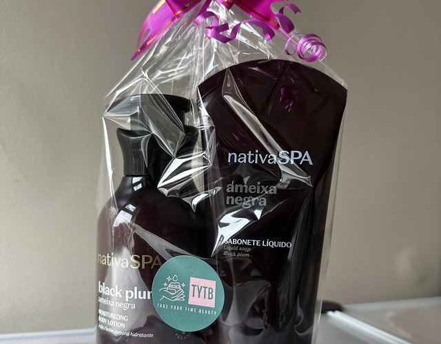 Black Plum Gift Bag 2