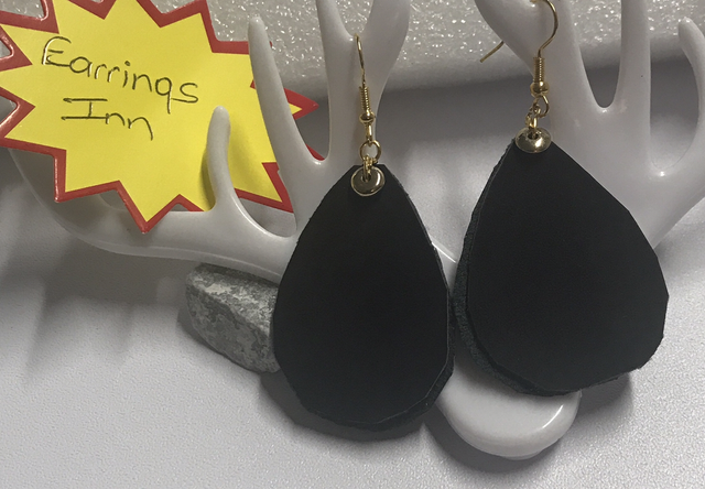 Black Suede Dangling Earrings - SUE04