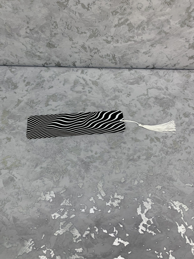 Black and white wiggles metal bookmark  