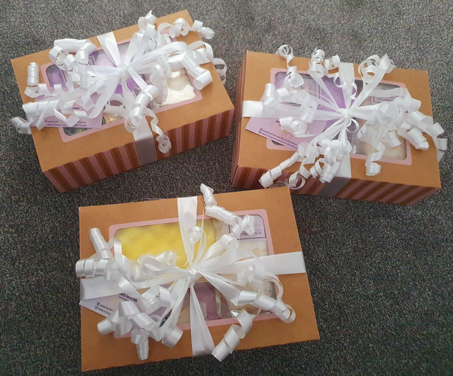 Empty Gifbox with Bow colour may vary 