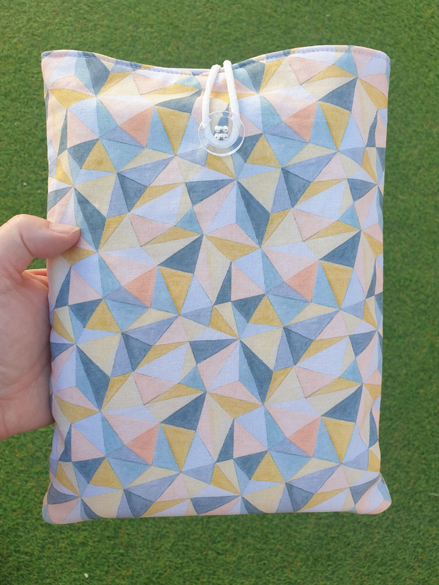 Funda de libro geométrica colores acuarela