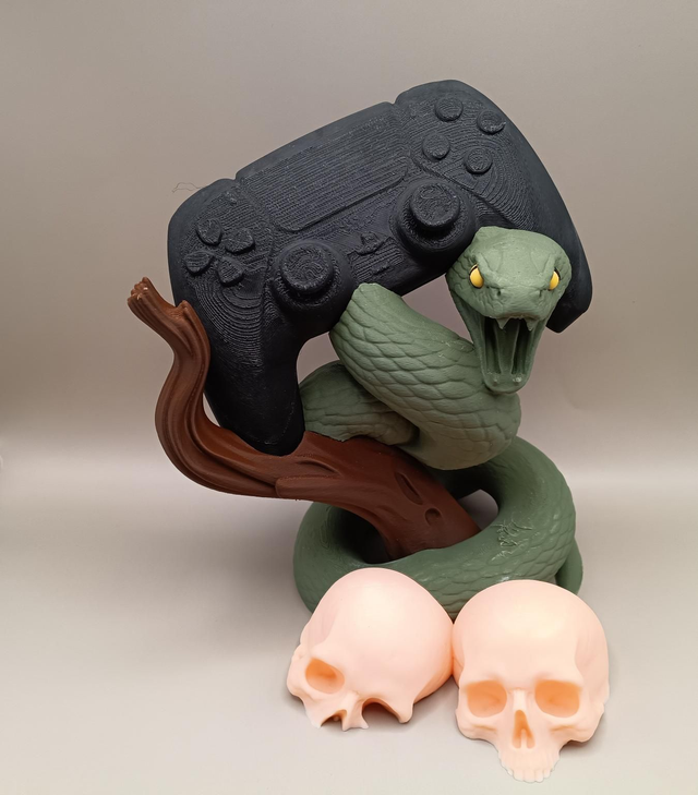 Snake and skull PS5 controller stand 