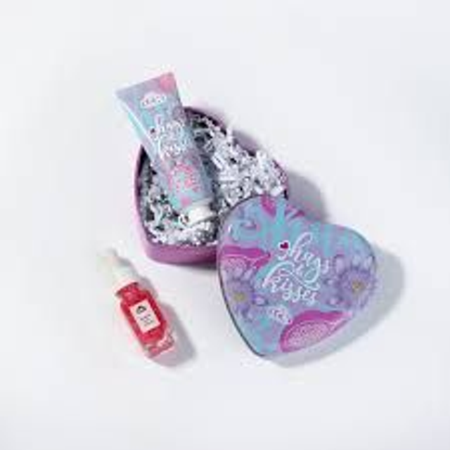 LCN hugs and kisses set