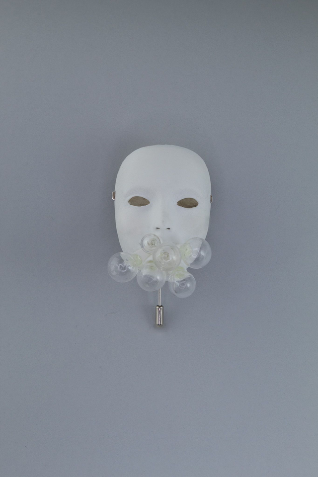 Parole Gentili - brooch