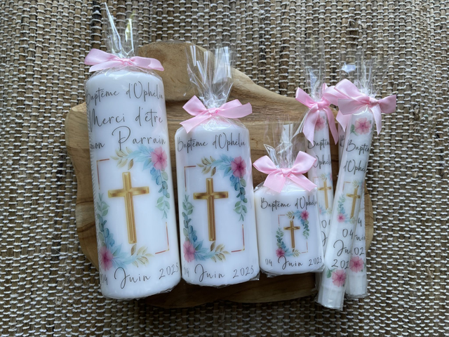 Bougie de baptême personnalisée Croix dorée et fleurs
