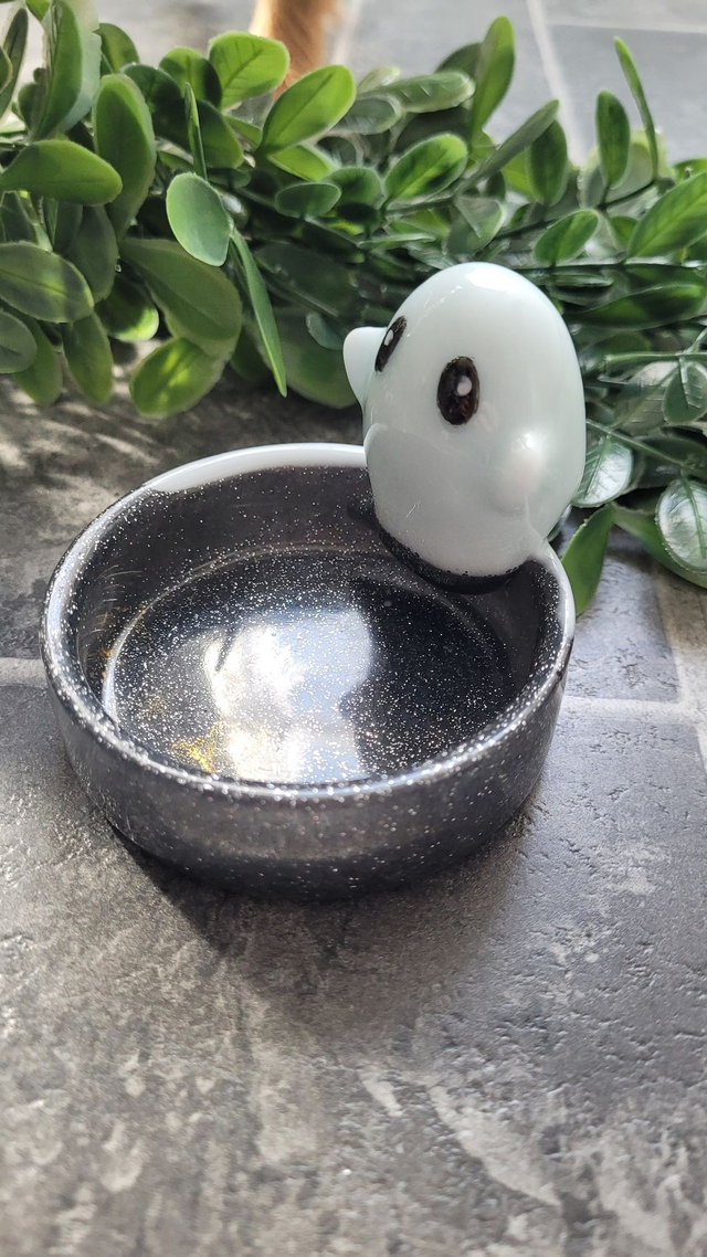 Ghost Pot Trinket Tray – Black &amp; White Glitter