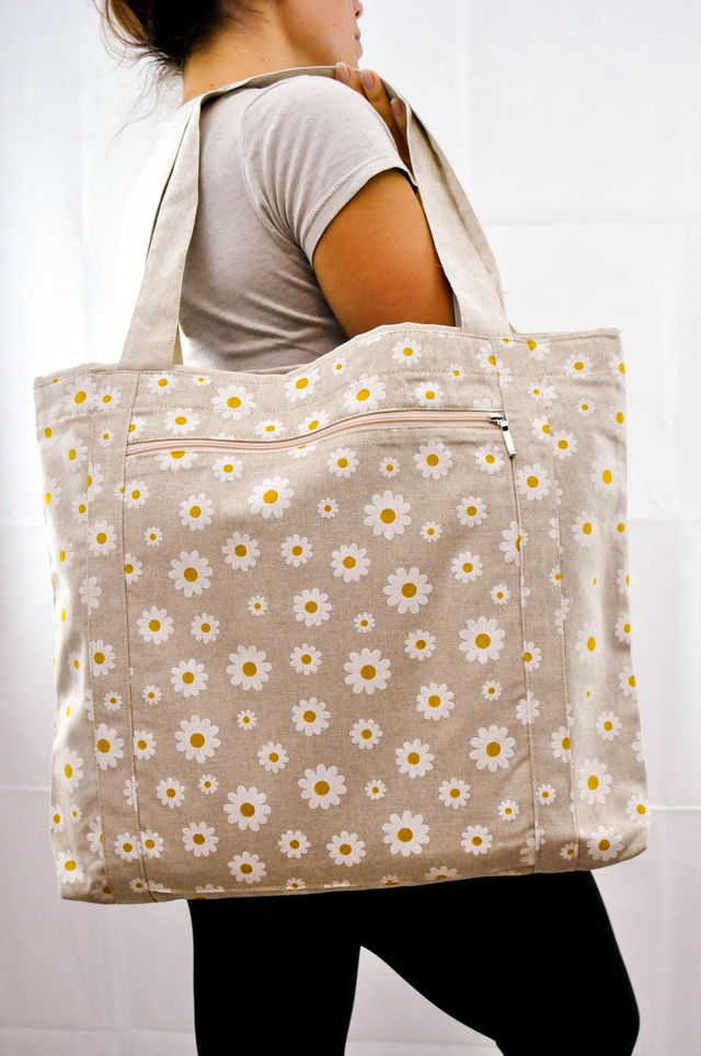 Tiny Daisy Print Shopping Tote