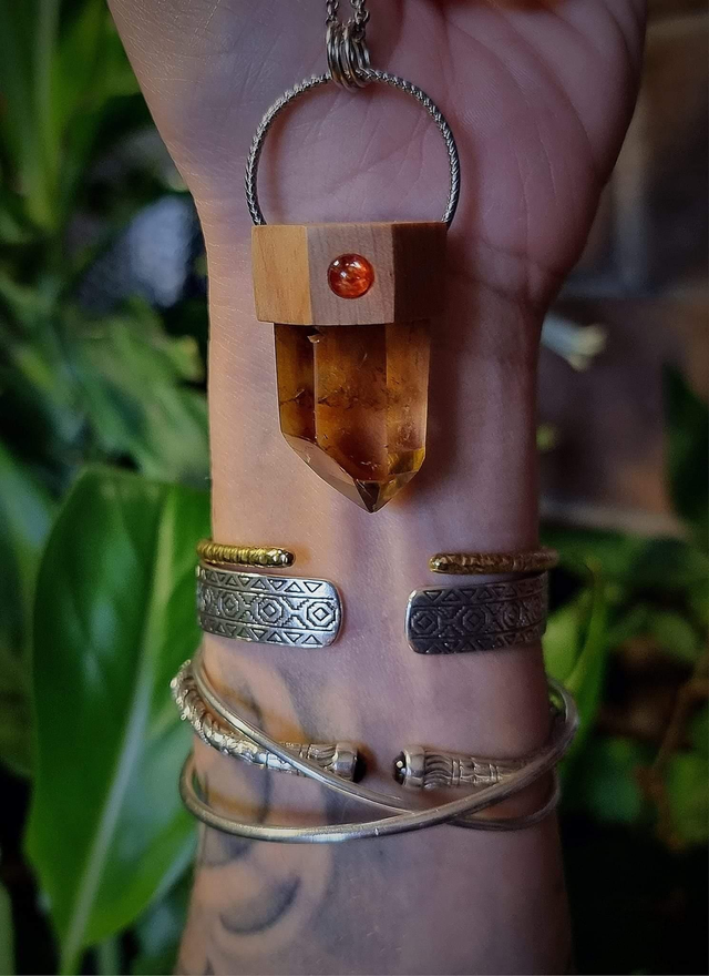 Citrine de Madagascar et olivier français 