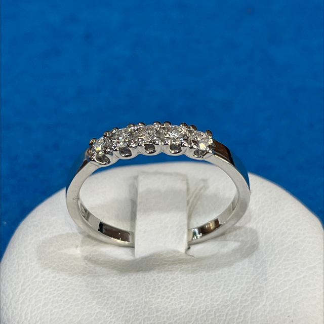 Veretta oro bianco 750/000 5 diamanti 0,25 ct. G color VVS