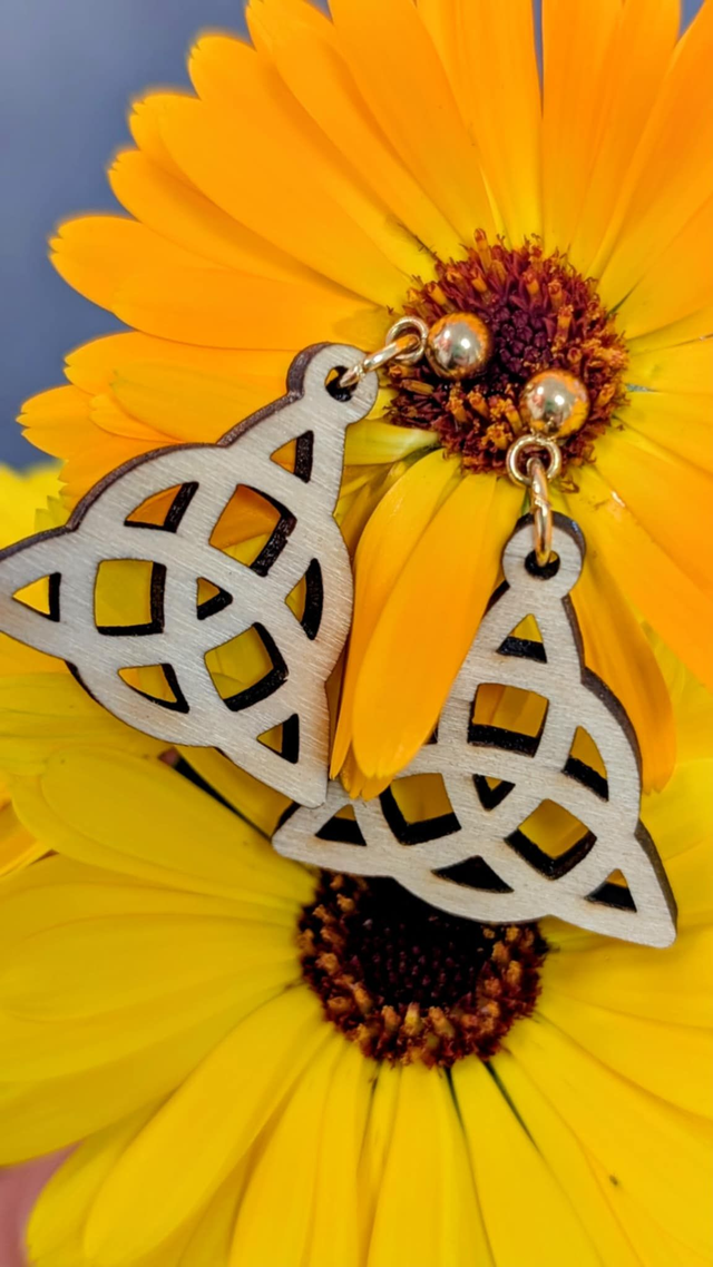 Boucles d'oreille triquetra