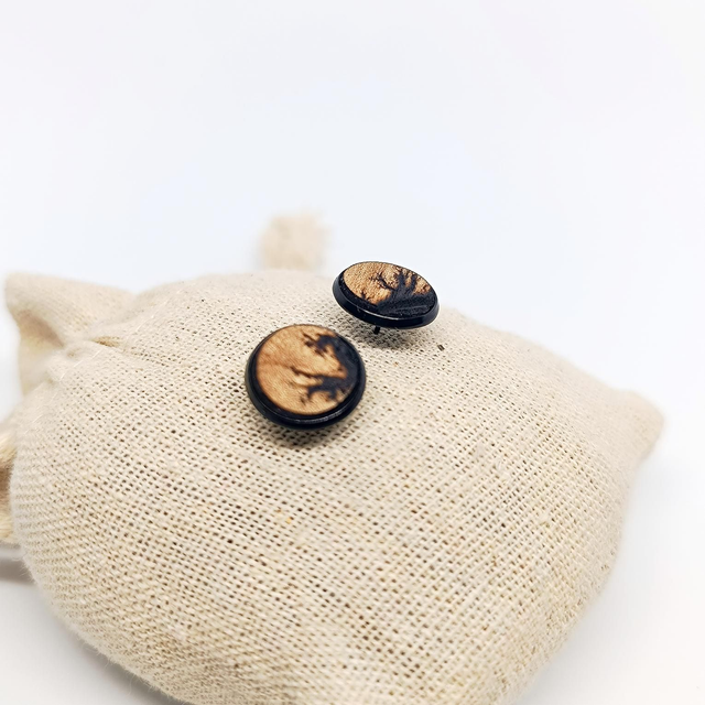 Boucles d&#039;oreilles cloup avec cabochon en bois d&#039;érable 