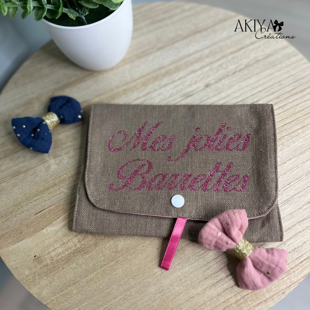 Pochette à barrettes