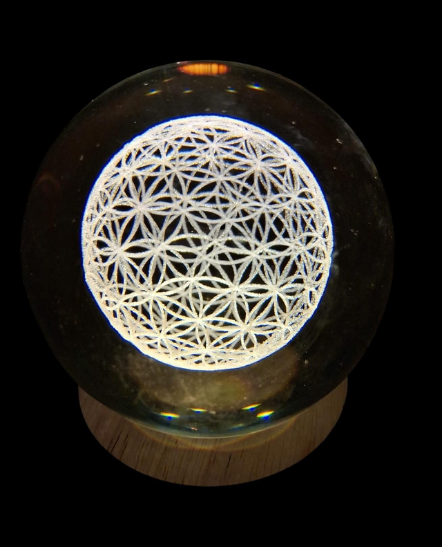 Blume des Lebens Kugel, 8cm Durchmesser, mit Beleuchtung USB Kabel 