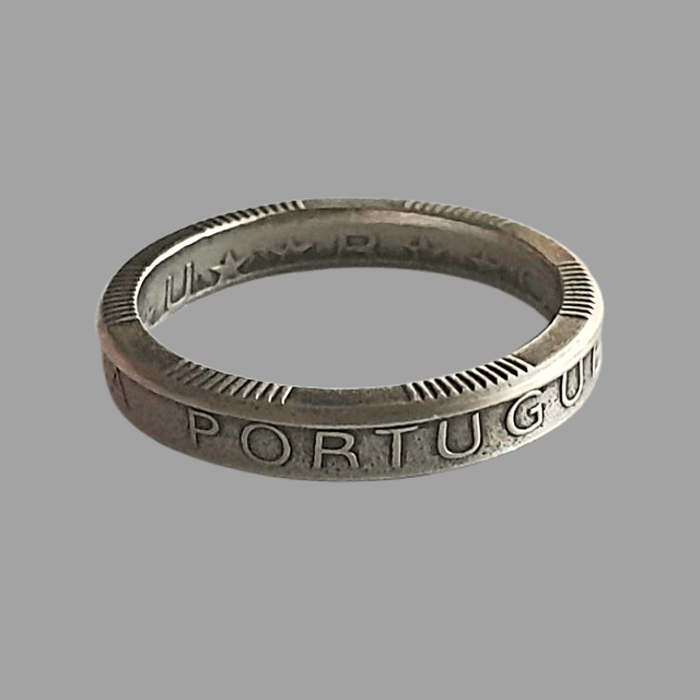 Portuguese 100  Escudos 1989 Coin Ring   