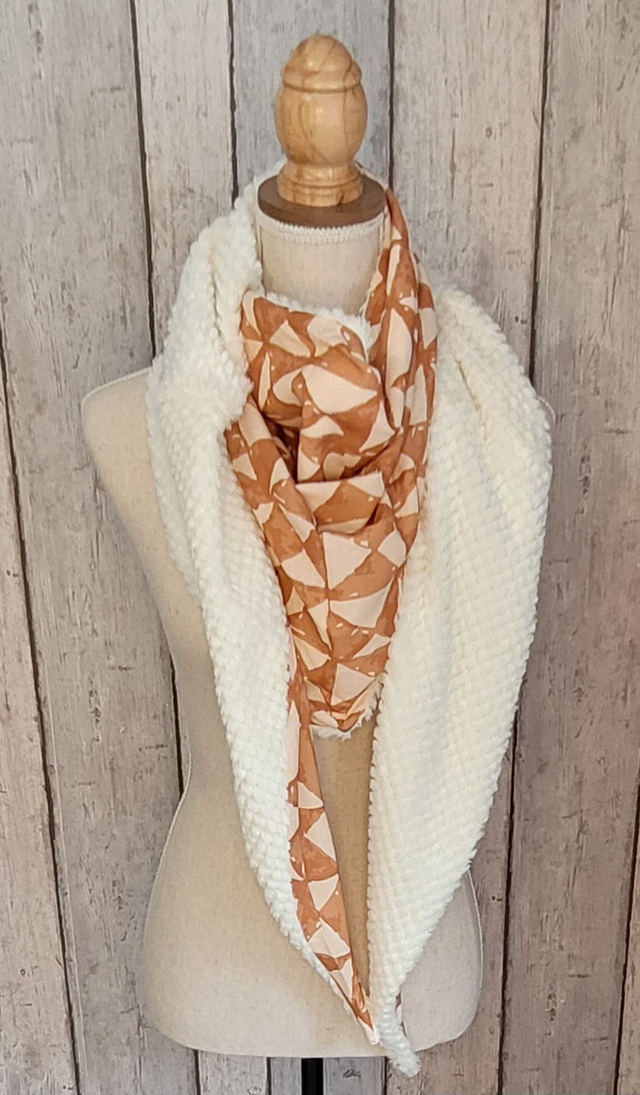 Echarpe / Chèche blanc cassé - motifs géométriques terracotta