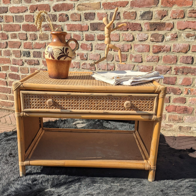 Meuble en rotin et cannage