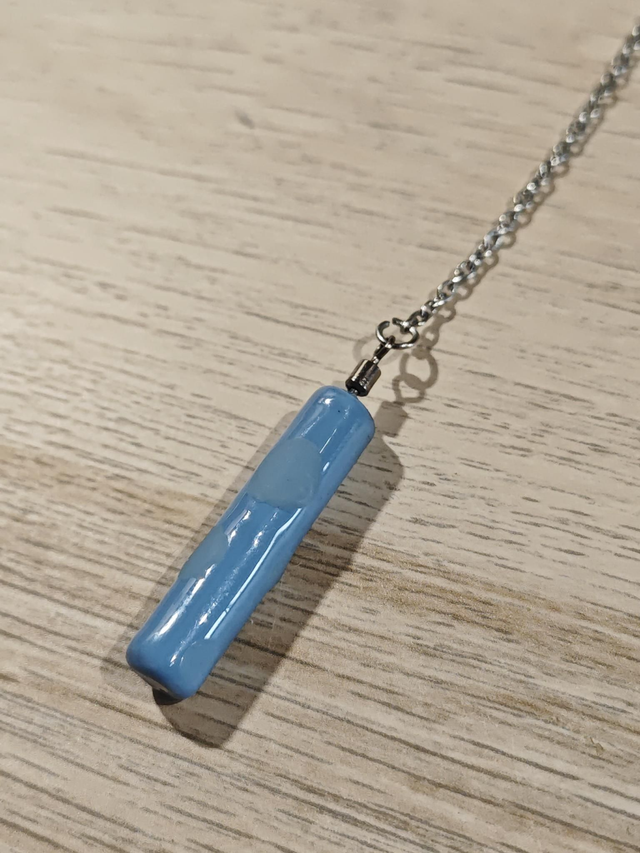 Pendule baton - bleu clair brillant et mat