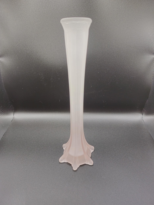 Vase en verre givré rose poudré 