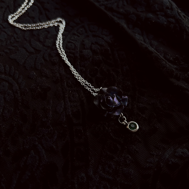 Dainty Rose Necklace