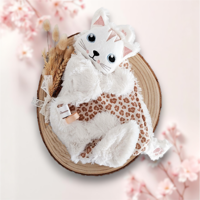 Chaton fourrure blanc cassé et double gaze 