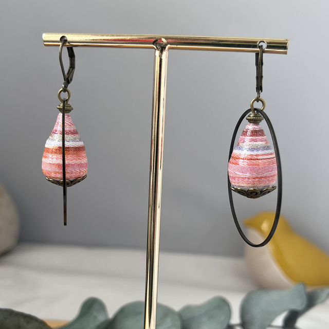 #34 Boucles d’oreilles affiche