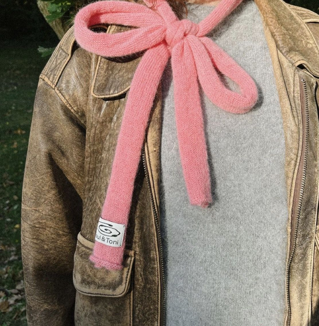  Workshop bow scarf 