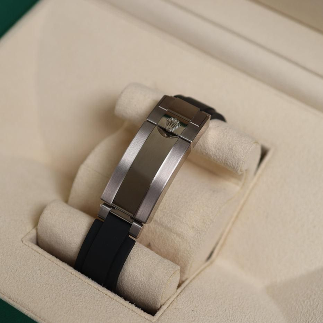 Rolex
Rolex Daytona Ghost Dial Oysterflex White Gold 126519LN