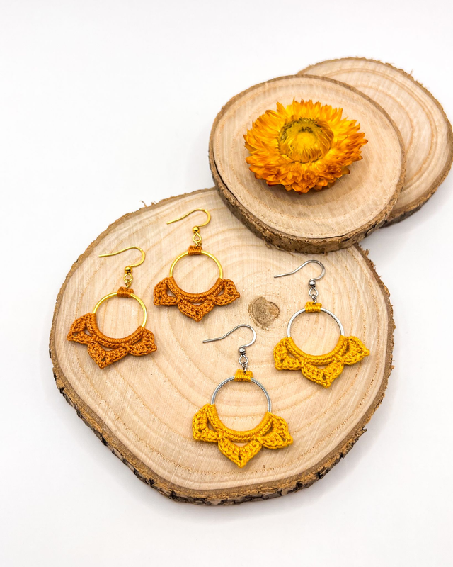 Petites créoles arabesques ~ Jaunes / Ocres