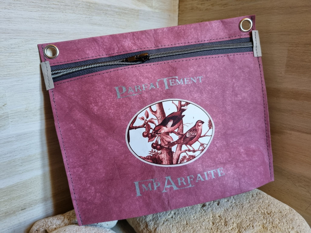 Pochette à suspendre rose