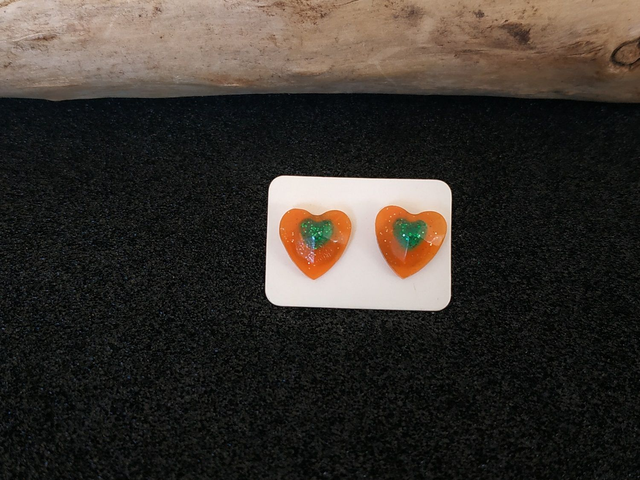 Boucles d'oreilles clous duo de cœur orangé