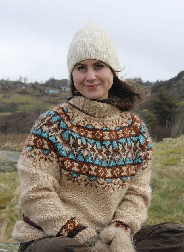 Arctic Summer Sweater Kit - Col 06 (Straw Lettlopi) - RAGLAN VERSION - Wool & Pattern - Linka Neumann