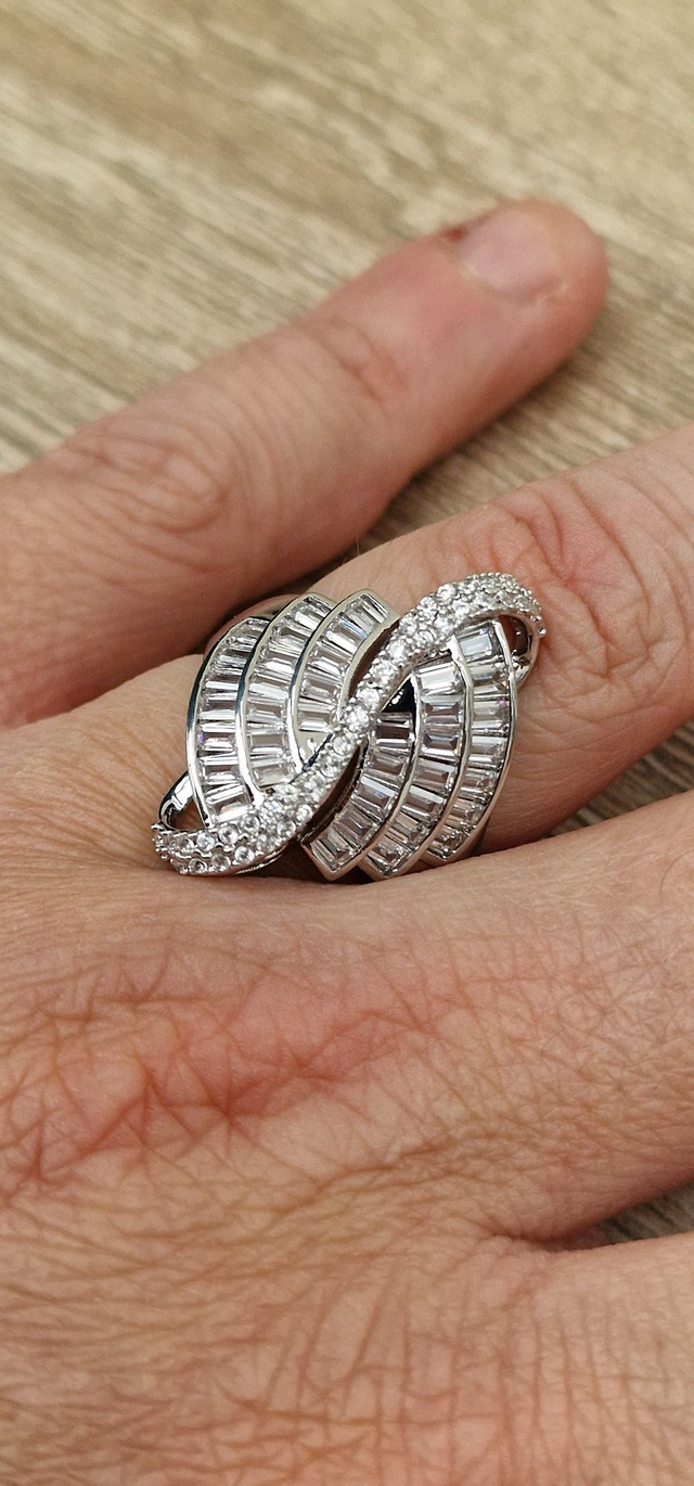 Bague Argentée Rhodium Plaqué Zirconiums