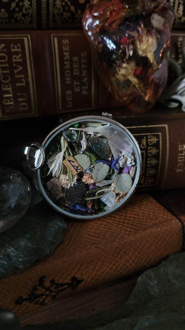 Suspension d&#039;Autel : Divination 