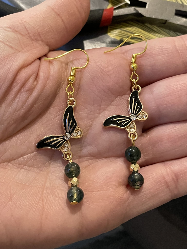 🦋Boucles d'oreilles dorées en Agate mousse
