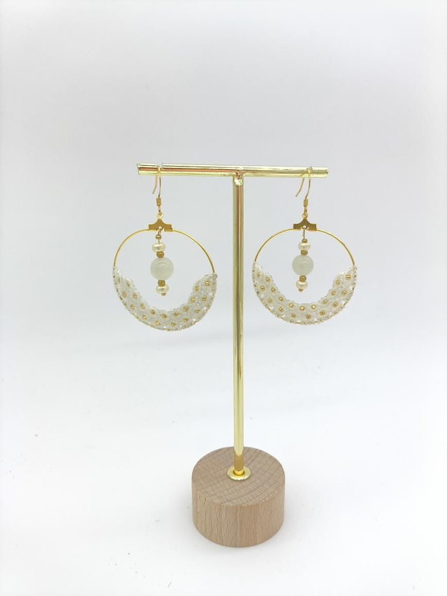 Créoles en micro macramé et pierre de lune