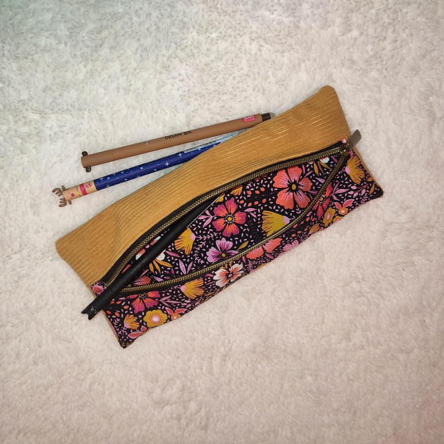 Trousse plate moutarde 