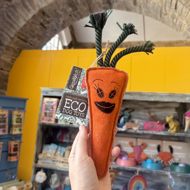 Green &amp; Wild&#039;s Candice the Carrot Eco Dog Toy