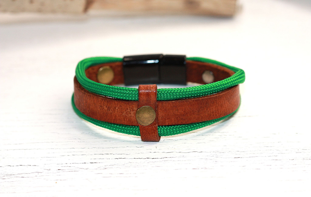 L&#039;Equateur - VertMarron - 17cm