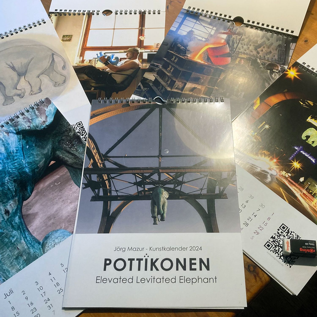 Pottikonen Kunstkalender Elevated Levitated Elephant Mit Tuffi durch das Jahr 2024