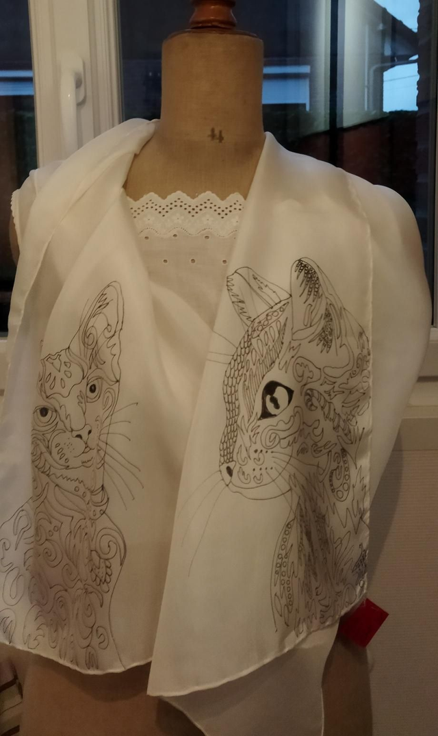 Etole de soie "Chats" peinte à la main 180 x 90