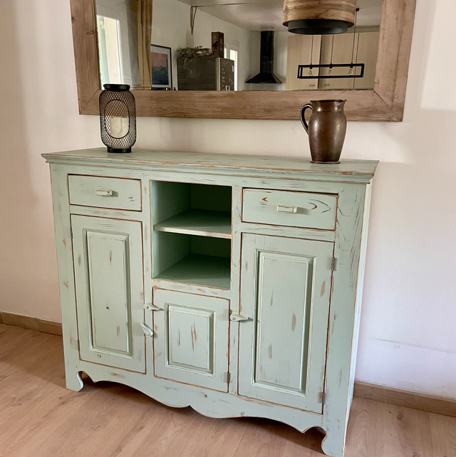 Buffet vert patiné