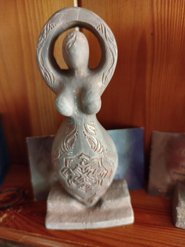 statuette en terre cuite 