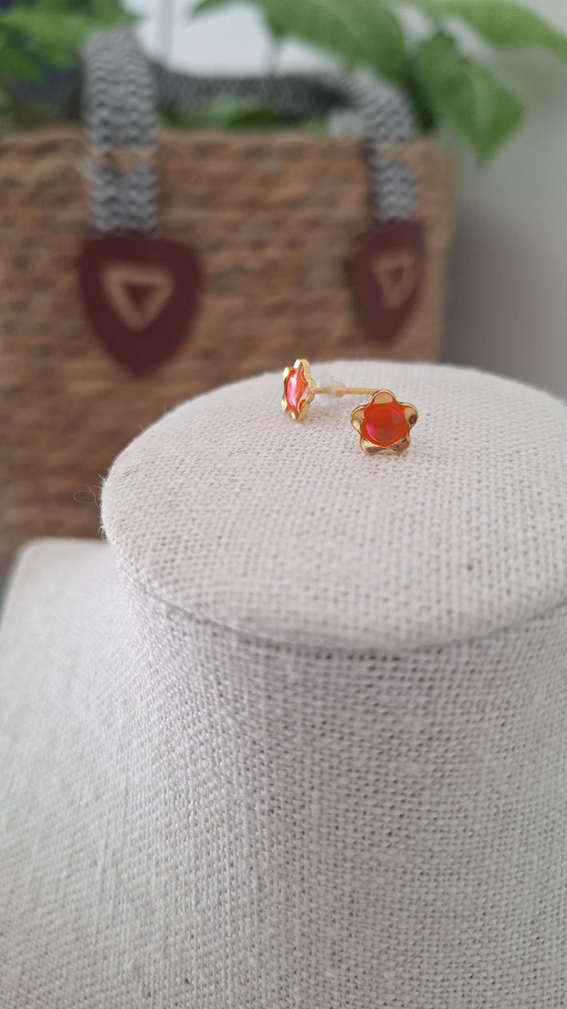 Puces d&#039;oreilles fleurs corails