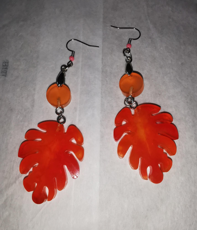 Boucles d&#039;oreilles feuilles oranges