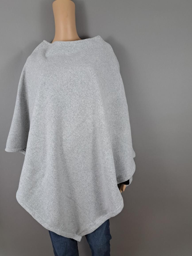 Baumwollfleece Poncho glatter Saum hellgrau