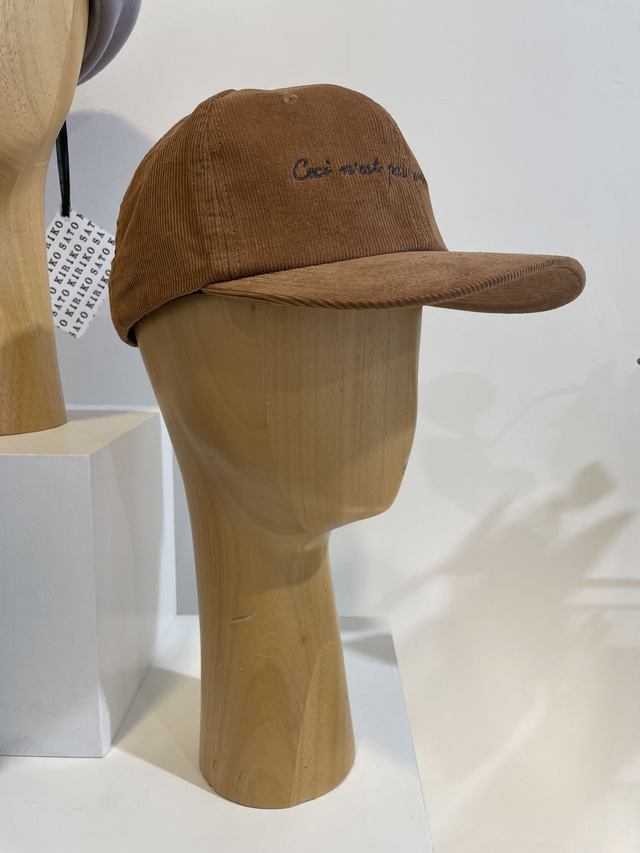 MAGRITTE / Whiskey brown